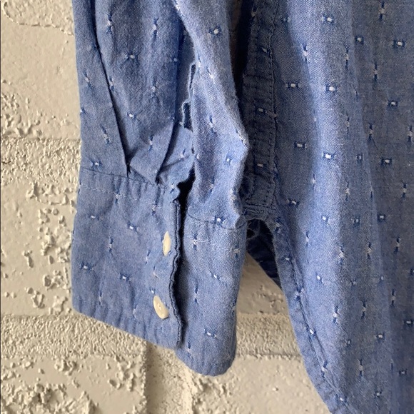 🎈 DONATED 🎈 patterned half button up - Picture 5 of 6